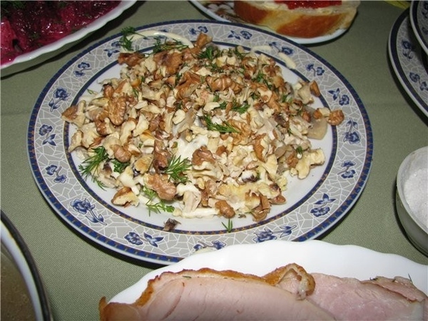 Салат с курицей и грибами (фото)