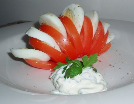 Сегодня я кормлю вас легким и вкусным салатиком