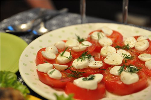 Insalata caprese - Салат из помидоров с моццареллой и базиликом Рецепт брала ТУТ Insalata caprese -...