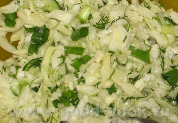 Это из последних пятничных ужинов, надо ведь и новое показывать : Свежий капустный салат, все соста...