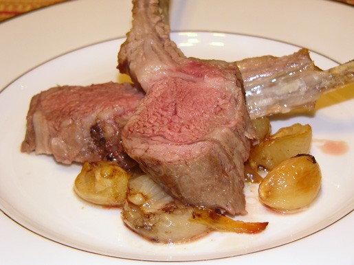На горячее у нас будут бараньи ребрышки с молодыми овощами Rack of Lamb Бараньи котлетки на ребрышк... - 5
