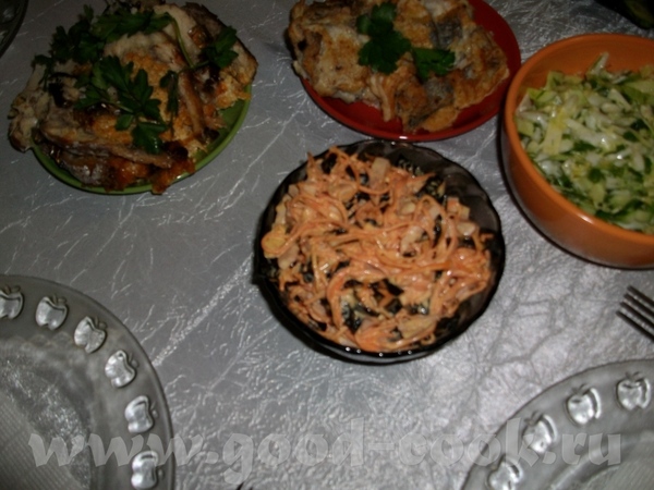 салатик с черносливом,морковкой по-корейски,колбаской ветчинной