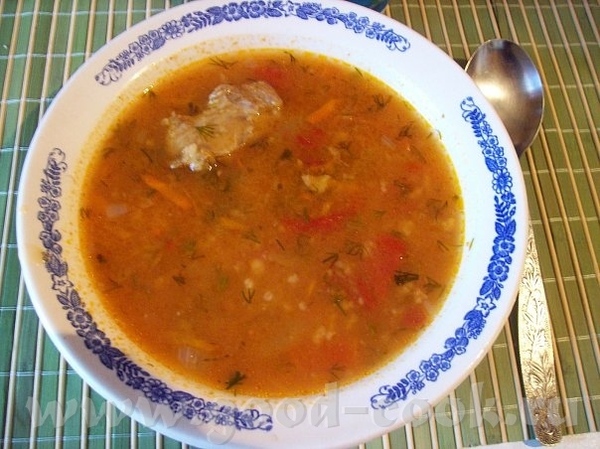 Суп из лечо Варю обычный мясной суп, но в основе его лежит банка лечо