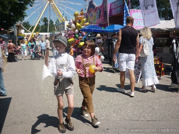 А сегодня мы ходили местный народный праздник, типа сабантуйя - 2