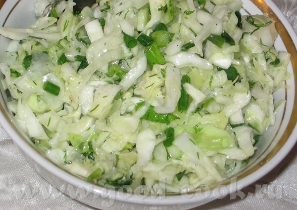 Еще один пятничный ужин: Капустный салат с зеленым луком и зеленью, заправлен подсолнечным маслом П... - 2