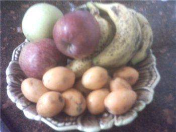 зовутся эти плоды Mespilus germanica, англ название Medlar На иврите это шэсэк на арабском аскедынь... - 2