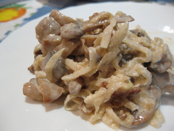 Салат из белой редьки с шампиньонами