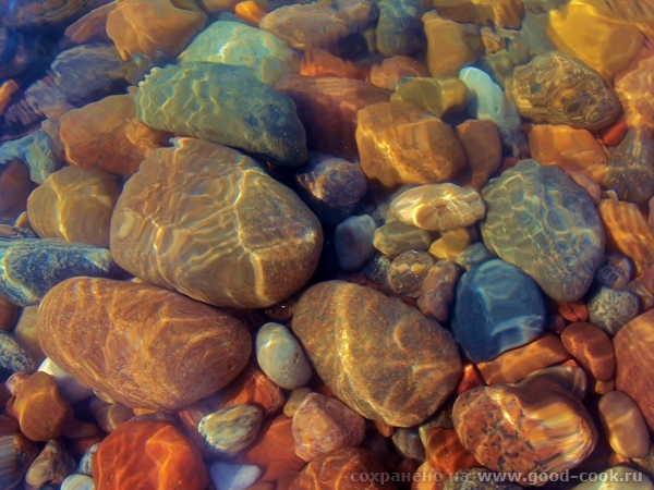 под водой