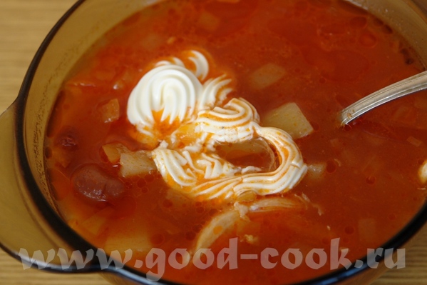 Фасолевый супчик Кабачки с лисичками Мясо, тушёное в кабачковой икре с овощами