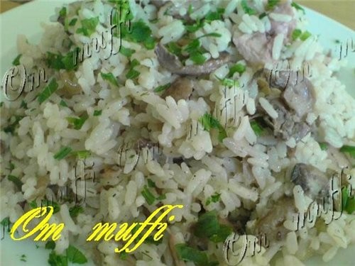 РИС С ГРИБАМИ И КУРИЦЕЙ Приготовление: Отварить пару окорочков до готовности и вытащить их, что бы...