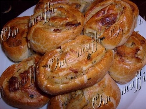 ЗАВИТУШКИ С КАРТОФЕЛЕМ И ШКВАРКАМИ Сметана - 500гр