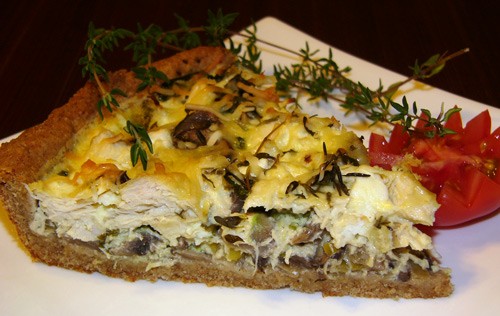 А тем кто любит открытые пироги, предлагаю Пирог с курицей, грибами, луком пореем и сыром фета на к... - 3