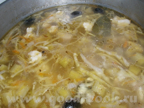 а у нас сегодня солянка мясная сборная и тортик печеночный