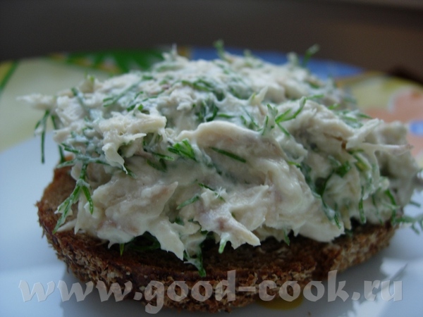 на Карина-форуме есть вкуснейший рецепт сливочного паштета из скумбрии вместо сливочного сыра беру...
