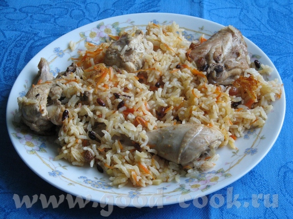 А у нас на ужин классика мультиварочная : плов из курицы с барбарисом и изюмом