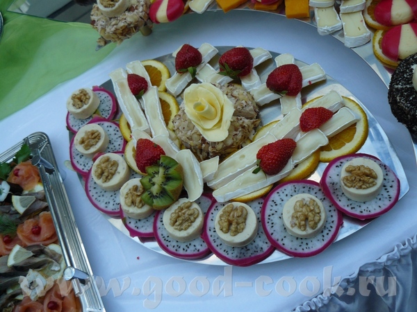Ездили на свадьбу и я запечатлела стол с холодными закусками - 2