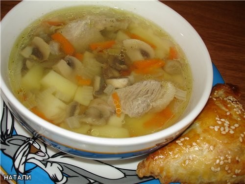 СУПЧИК ,, ДВА В ОДНОМ ,, Нам понадобиться: картофель, морковь, лук, мясо (нежирная свининка ), гриб... - 2