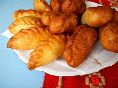 у нас был фаршированый желудок и ножки бараньи к нему Каршат пирожки жаренные с картошкой, луком и... - 2