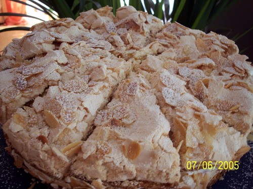 Himmtltorte готов, разреза не будет, так как торт пошол в гости, кто то скажет с такими тортами не...