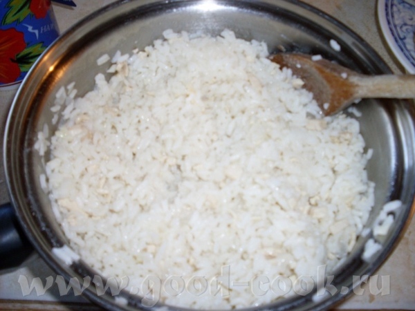 пирожки из слаёного теста с рисом