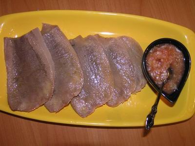 Язык отварной с хреном Хлебные булочки Салат из морской капусты с крабами