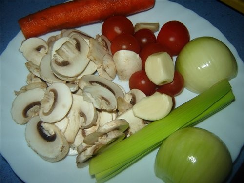 Мясная солянка PUCHERO DE TERNERA 90% рецептов мясных солянок по-испански начинаются так: в кастрюл... - 2