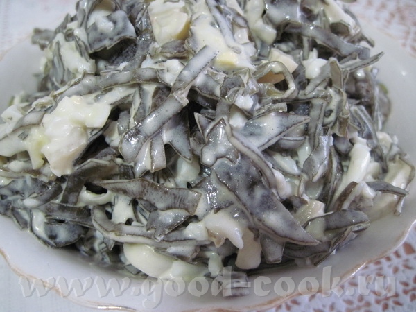 Салат из морской капусты с кальмарами Морская капуста Яйцо Кальмары Майонез Морскую капусту промыва...