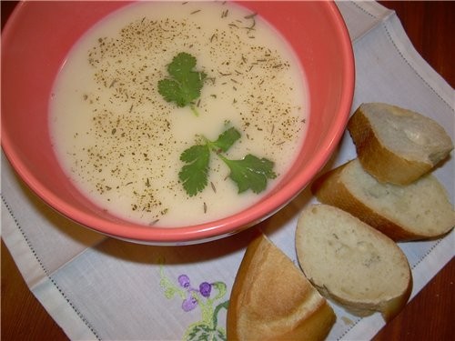 Суп-пюре из Цветной капусты с мятой и тимьяном
