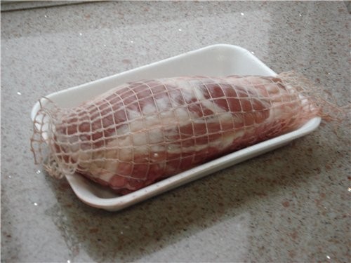 Я тебе вчера обещала показать мясо в сеточке