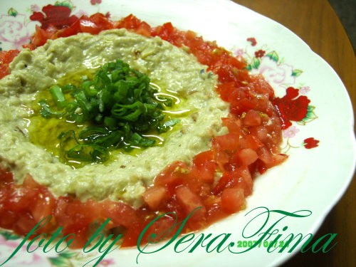 Борщик, салатики, кукурузка, кура восседающая на троне