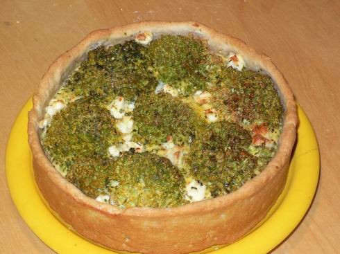 И парочку тарелочек Делала Пирог от Карины с сыром фета и брокколи , разрекламированняй Нелликом, в...