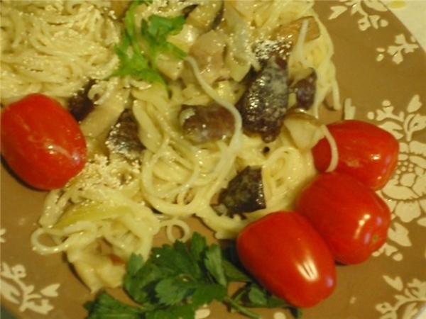 Яичная лапша с грибами Тальерини фунги порчини кухня: итальянская источник: журнал "Гастрономъ", #1...