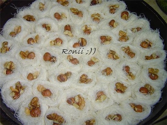 Ош аль асфур - сладкие гнезда с фисташками 82b023b4429c9b67dec5687c6dc6c8d7