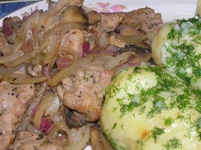 Мясо с грибами Нарезать мясо 500 г
