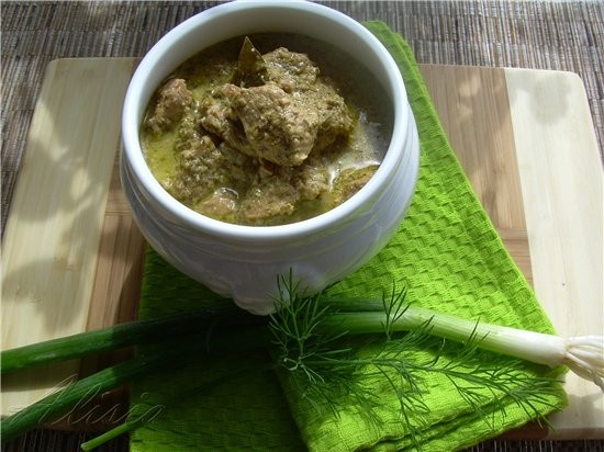 Я люблю грузинскую кухню, давно ee не готовила, а у меня как раз оказались куриные грудки (филе)