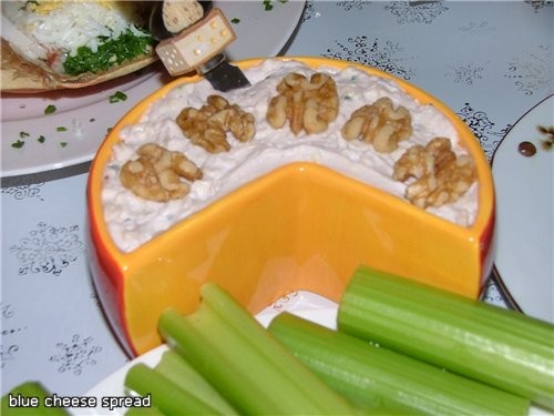 ПАШТЕТ ИЗ КУРИНОЙ ПЕЧЕНИ С GRAND MARNIER ДИП ИЗ СИНЕГО СЫРА С ПОРТВЕЙНОМ ПЕЧЁНЫЙ БРИ С МЁДОМ И КЕДР... - 2
