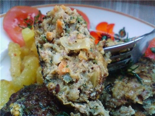 СОЧНЫЕ КОТЛЕТКИ С МОРКОВКОЙ И ЗЕЛЕНЬЮ В СЛИВОЧНО-СУХАРНОМ СОУСЕ 600г фарша (у меня говяжий) 1 луков... - 3