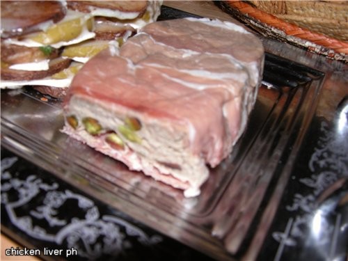 ФАРШИРОВАННЫЕ ЯЙЦА БРУCKЕТТА КУРИНАЯ ПЕЧЕНь С ФИСТАШКАМИ И ПРОШУТО ЗАКУСОЧНЫЙ ЧИЗКЕИК С МОРСКИМИ ПР... - 3