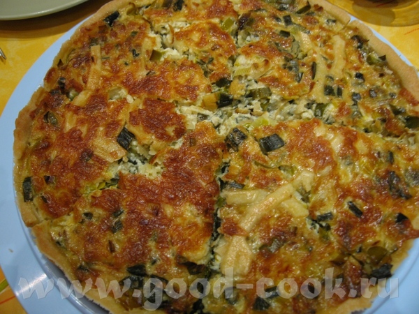 Девочки очень вкусный пирог с луком-пореем