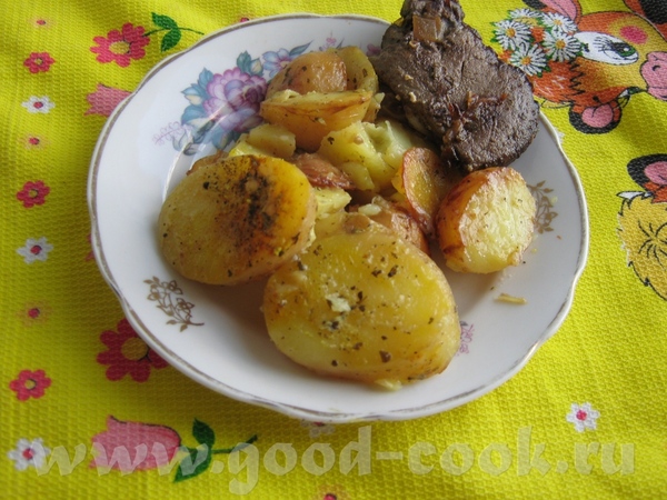 мы ужинали голубцами и молодой картохой с печенью - 2