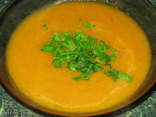 А у нас на обед было: Солянка сборная мясная Салат с курицей и черносливом Пряный тыквенный суп-пюр... - 3
