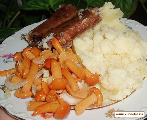 Ребрышки с чесноком и лимоном с картофельным пюре и грибочками Гречка с отварным языком