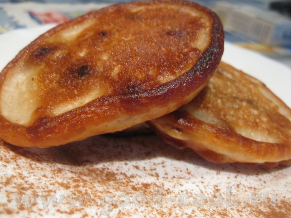 Оладушки с изюмом и корицей