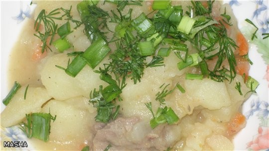 ЖАРКОЕ 400г мяса 6-7 картофелин 1 луковица 1 морковь соль, перец Мясо режим на небольшие кусочки,...