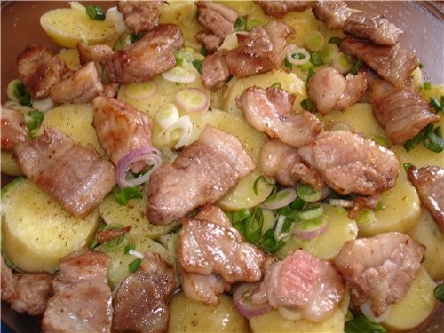 Даже не знаю как это блюдо назвать, запеканка-не запеканка, рагу-не рагу Вообщем я его слепила из т...