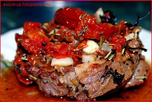 Мясо, тушеное в помидорах