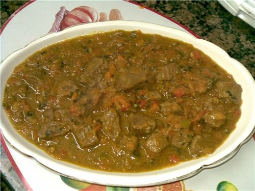 Мясо с овощами и гарниром из риса 800 г говядины 2 луковицы 1 большая морковь 1 сладкий перец зелен...