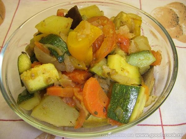 На праздничный ужин приготовила в мультиварке картошечку с мясом и травами, настругала салатик "Поч... - 3