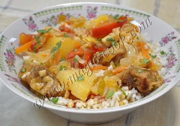 ПИРОГ С МЯСОМ САЛАТ АВОКАДНЫЙ С ГРАНАТОМ И КЕДРОВЫМИ ОРЕШКАМИ КУРИНЫЕ КРЫЛЫШКИ В ПРЯНО-КАРАМЕЛЬНОМ... - 4