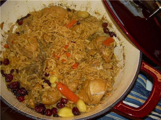 Сегодня хочу вас угостить Пловом, готовила его на курином мясе с клюквой и изюмом